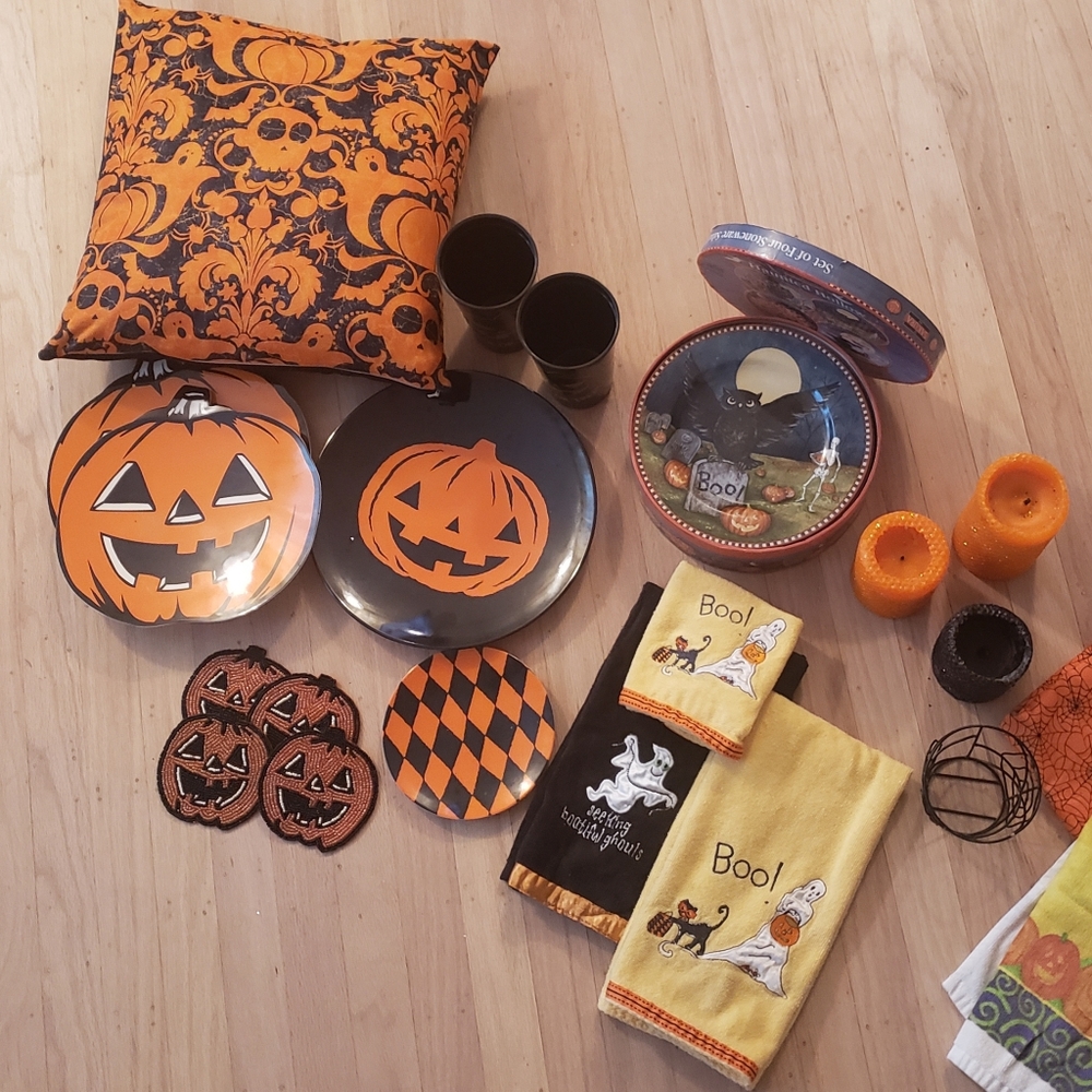 David Carter Brown Sakuru Halloween Bundle